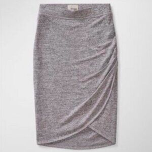 Aritzia Wilfred Free Stretch Tulip Skirt  Medium